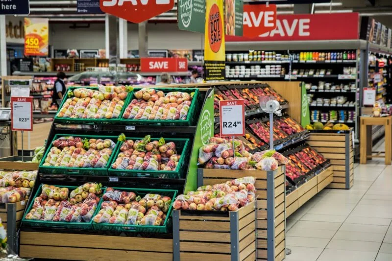You are currently viewing 10 Essential AI Tools for Small Retail Business Owners